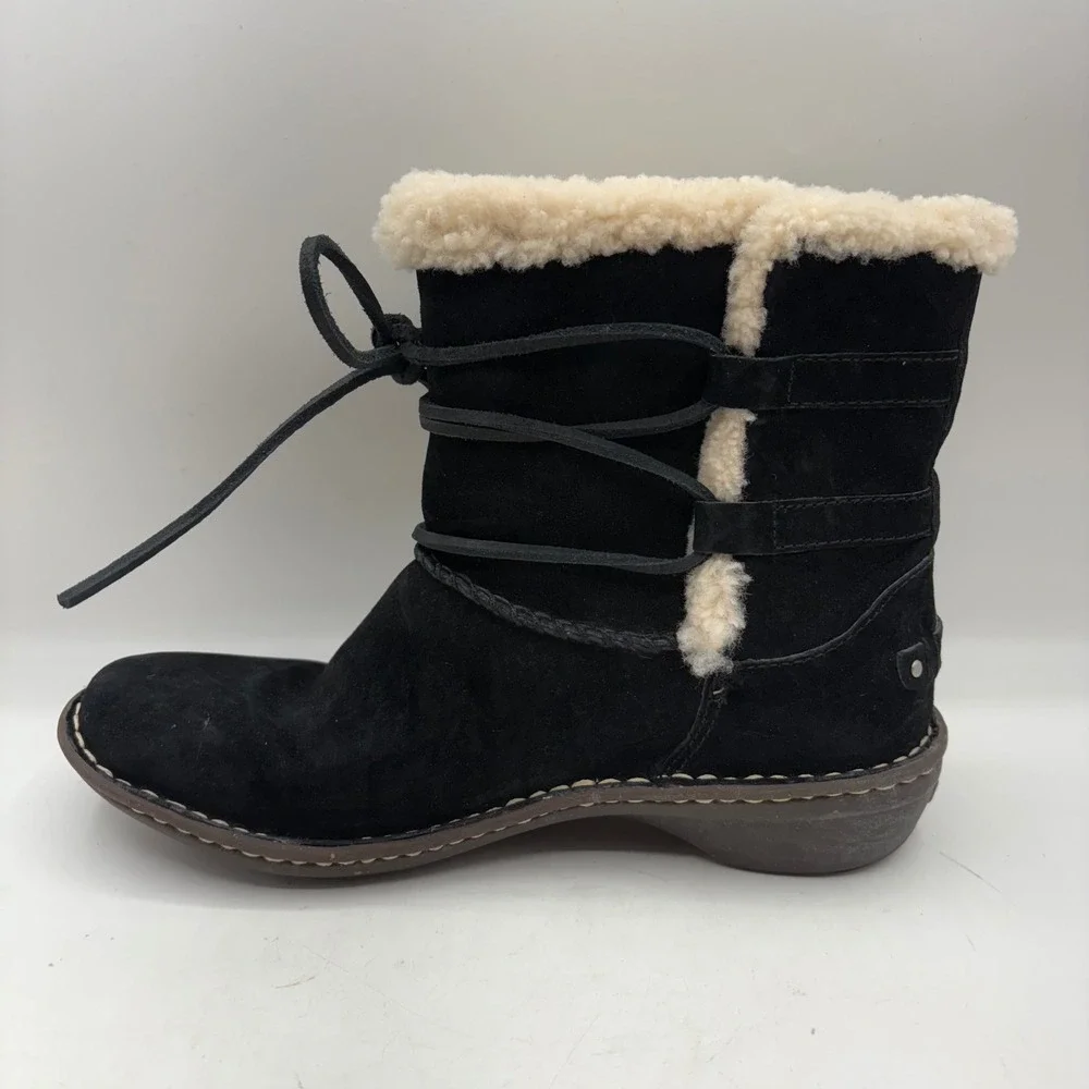 UGG Caspia Black Suede Shearling Lined Lace Up Ankle‎ Boots Women's Size 9